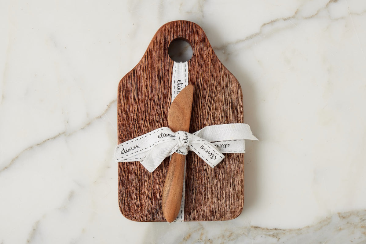 Natural Small Dutch Cheese Board w/Spreader