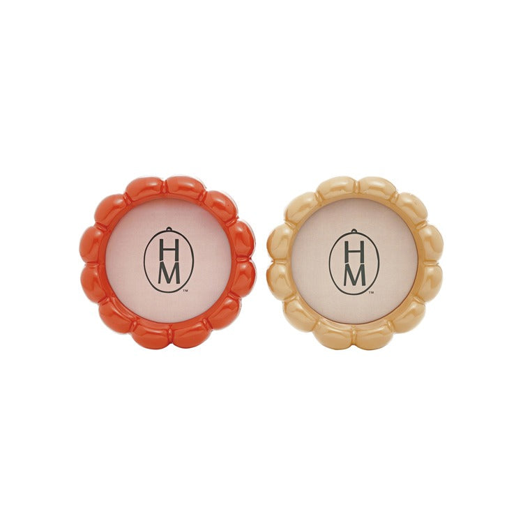 Round Scalloped Photo Frame