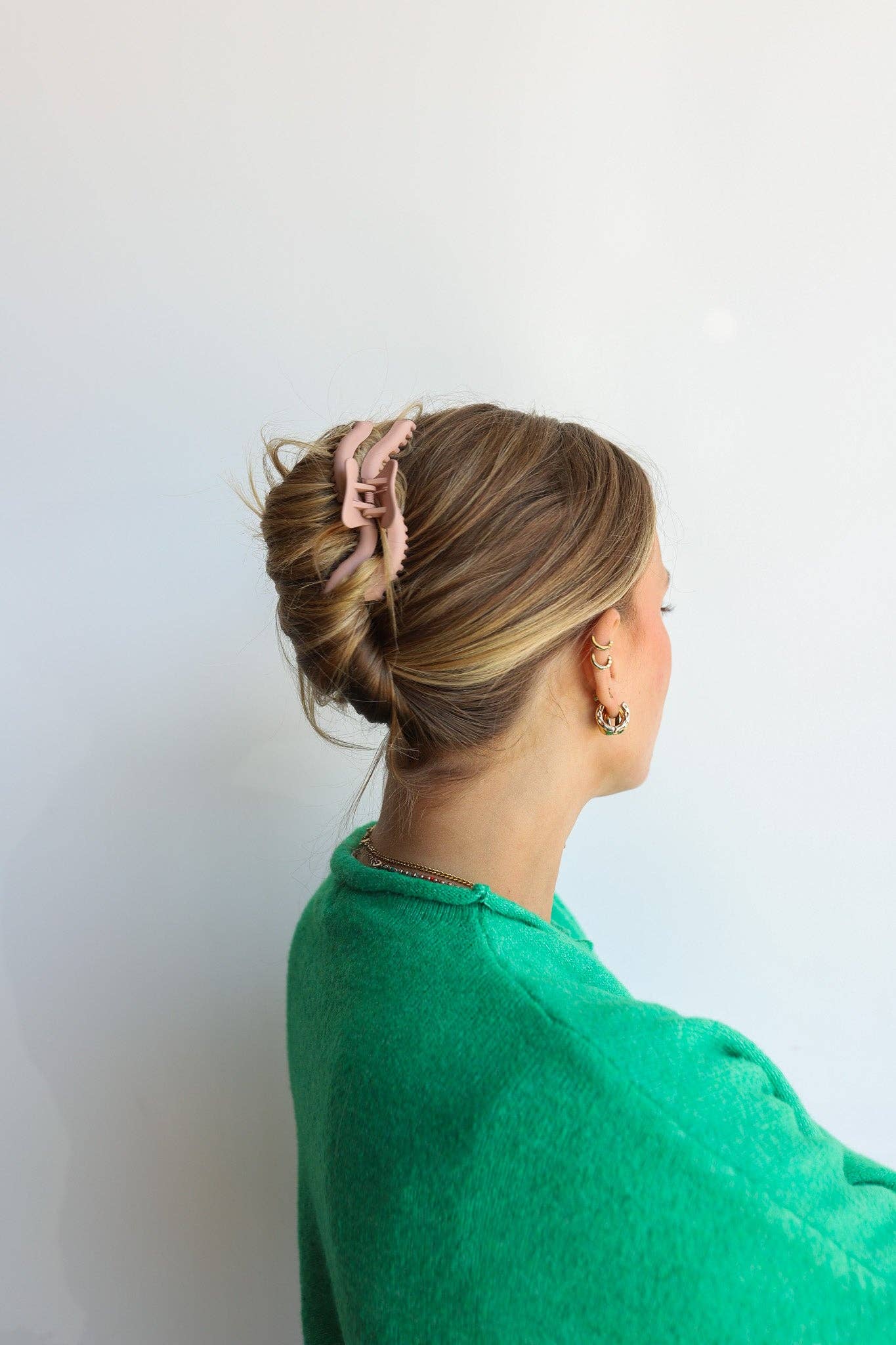 Champagne Wavy Midi Hold Everything Claw
